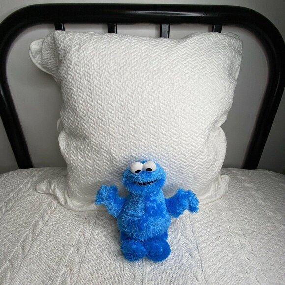 Hasbro Sesame Street Cookie Monster Plush Stuffed Animal Blue 9" Small Travel Sz - Picture 7 of 8